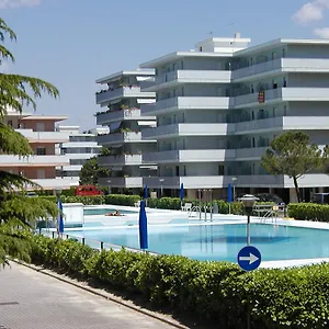  Apartament Valbella Con Piscina